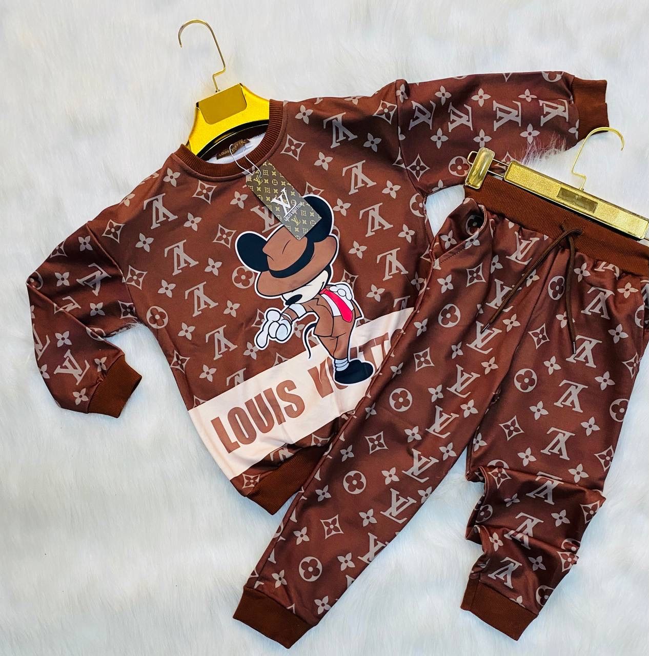 Dijital Karakter Baskili Cepli Takimlar (Louis Vitton)